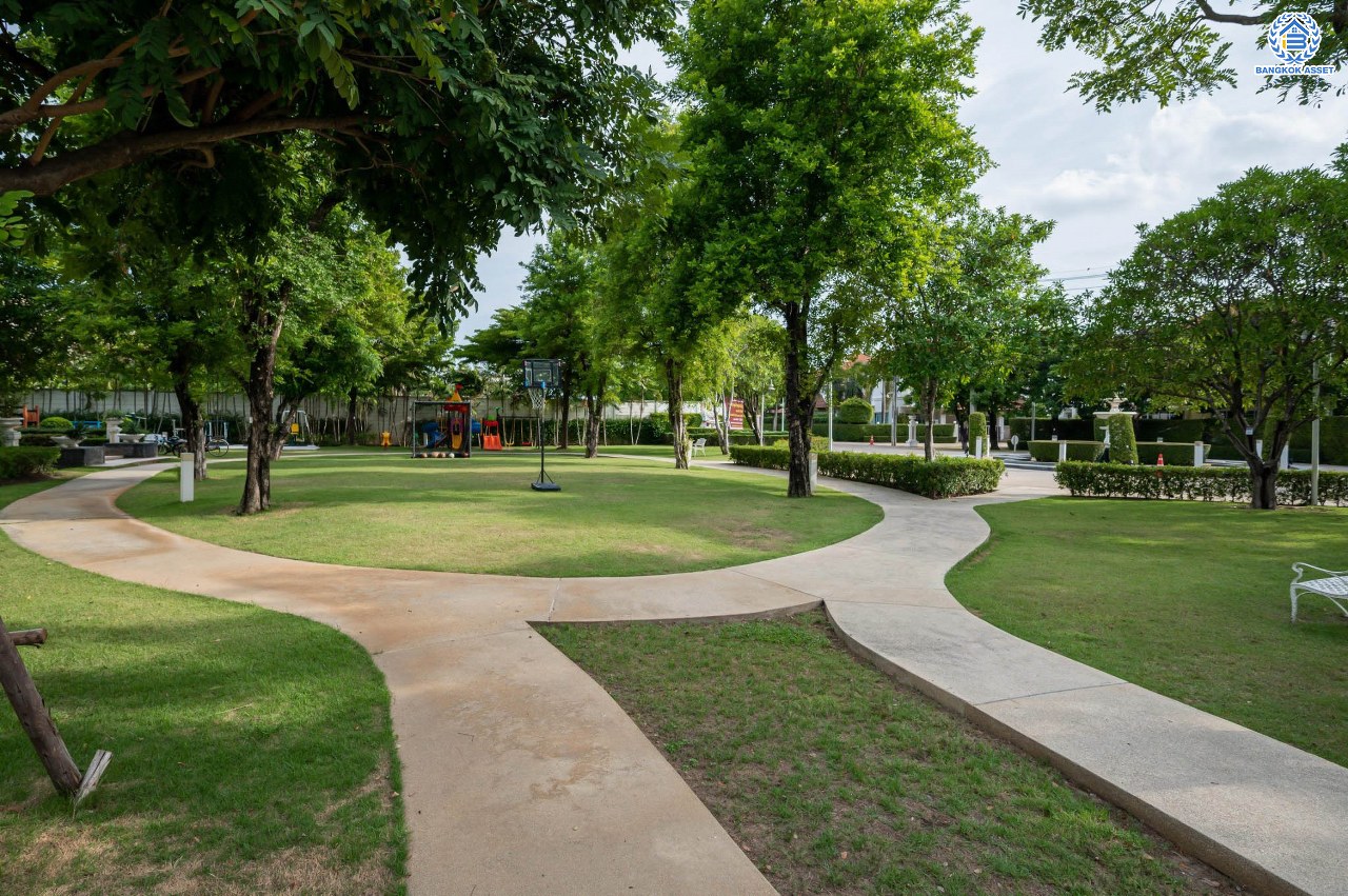 บ้านมือสองตกแต่งใหม่ โครงการ ธนาสิริ ราชพฤกษ์-ท่าน้ำนนท์ เนื้อที่ 50.5 ตร.ว. ฟังก์ชัน 3 ห้องนอน 4 ห้องน้ำ 1 ห้องแม่บ้าน จอดรถได้ 2 คัน บนทำเลดี วิวสวนส่วนกลาง ติดถนนใหญ่ เชื่อมต่อหลายเส้นทาง ใกล้รถไฟฟ้าสายสีม่วง "สถานีไทรม้า" เซ็นทรัลรัตนาธิเบศร์ พร้อมสิ่งอำนวยความสะดวกมากมาย